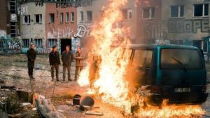 Кадры из фильма Четверо против банка / Vier gegen die Bank (2017)