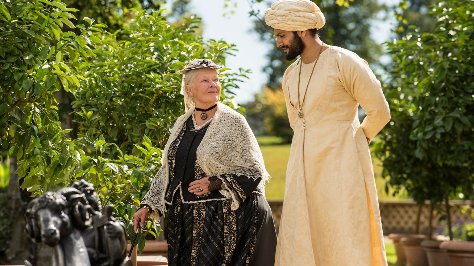 Кадр из фильма Виктория и Абдул / Victoria and Abdul (2017)