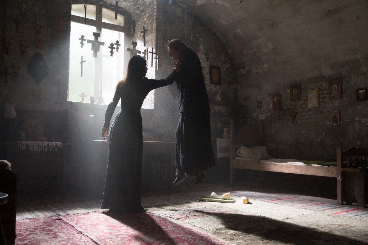 Кадр из фильма Заклятье. Наши дни / The Crucifixion (2017)