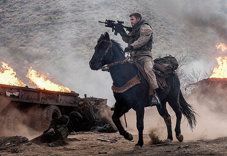 Кадр из фильма Кавалерия / 12 Strong (2018)