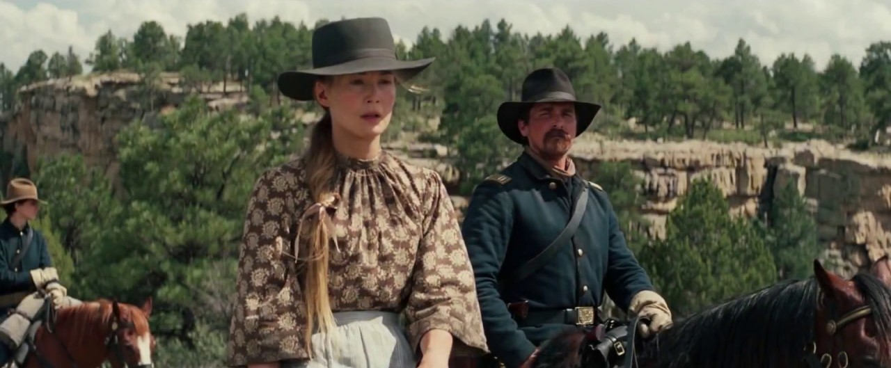 Кадр из фильма Недруги / Hostiles (2017)
