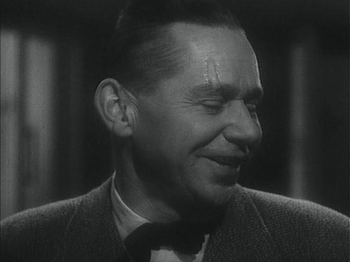 Кадр из фильма Первая перчатка (1946)