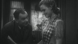 Кадры из фильма Первая перчатка (1946)