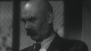 Кадры из фильма Первая перчатка (1946)