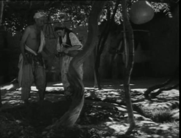 Кадр из фильма Похождения Насреддина / Xo'ja Nasriddinning sarguzashtlari (1946)