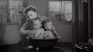 Кадры из фильма Близнецы (1945)