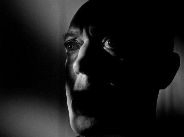 Кадр из фильма Чужестранец / The Stranger (1946)