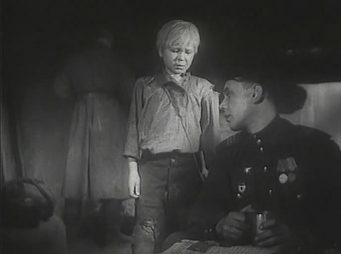 Кадр из фильма Сын полка (1946)