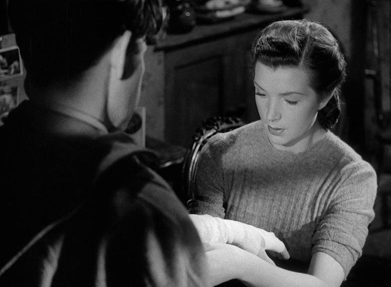 Кадр из фильма Выбывший из игры / Odd Man Out (1947)