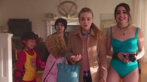 Кадры из фильма Приключение двух нянь / Adventures in Babysitting (2016)