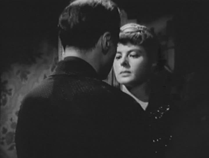 Кадр из фильма Триумфальная арка / Arch of Triumph (1948)