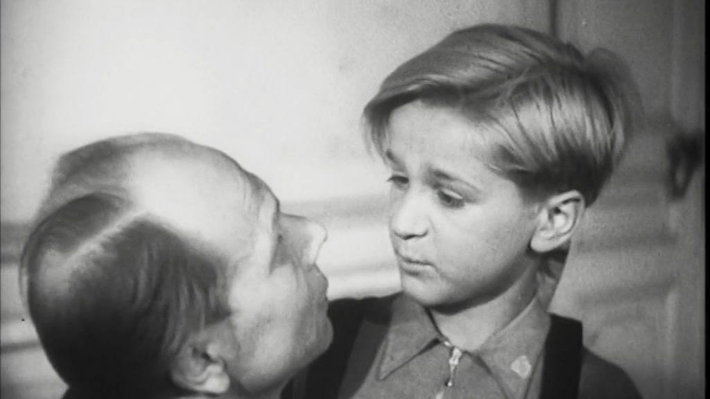 Кадр из фильма Германия, год нулевой / Germania, anno zero (1948)