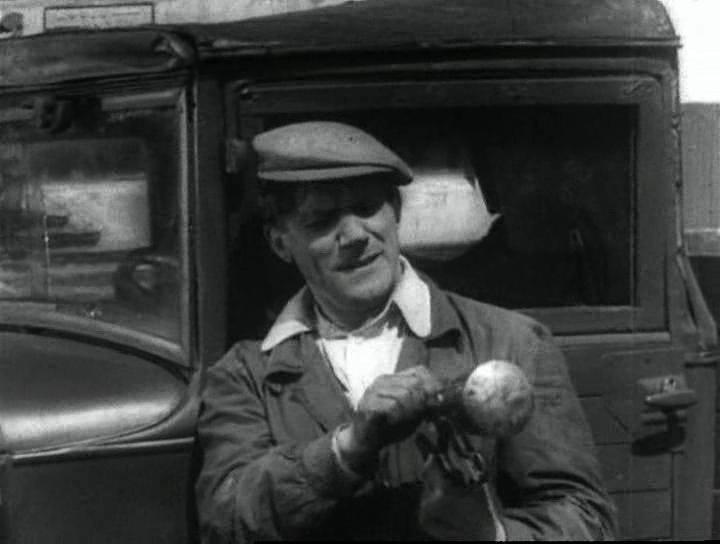 Кадр из фильма Счастливый рейс (1949)