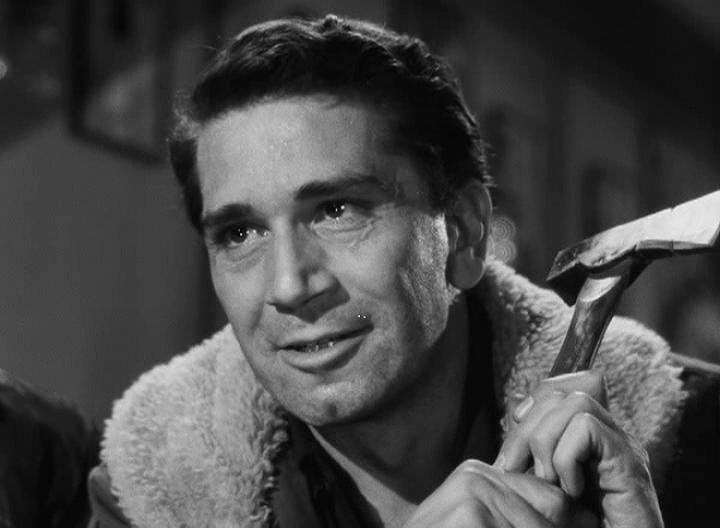 Кадр из фильма Воровское шоссе / Thieves' Highway (1949)