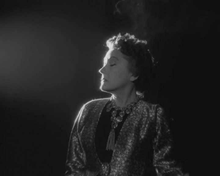 Кадр из фильма Сансет бульвар / Sunset Blvd. (1950)