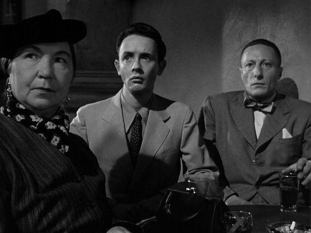 Кадр из фильма Девушка без паспорта / A Lady Without Passport (1950)