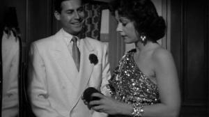 Кадры из фильма Девушка без паспорта / A Lady Without Passport (1950)