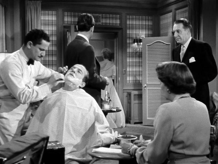 Кадр из фильма Рожденная вчера / Born Yesterday (1950)