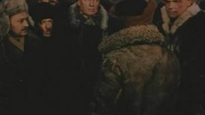 Кадры из фильма Далеко от Москвы (1950)