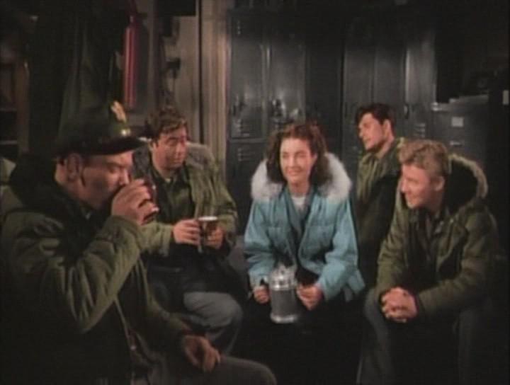 Кадр из фильма Нечто / The Thing from Another World (1951)