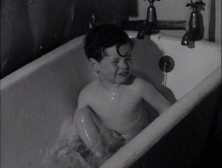 Кадр из фильма История молодых жен / Young Wives' Tale (1951)