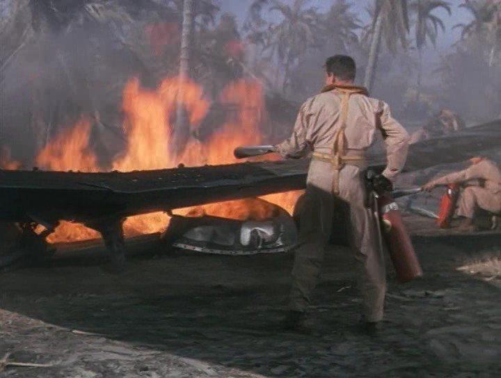 Кадр из фильма Горящий полет / Flying Leathernecks (1951)