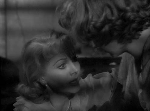 Кадр из фильма Трамвай "Желание" / A Streetcar Named Desire (1951)