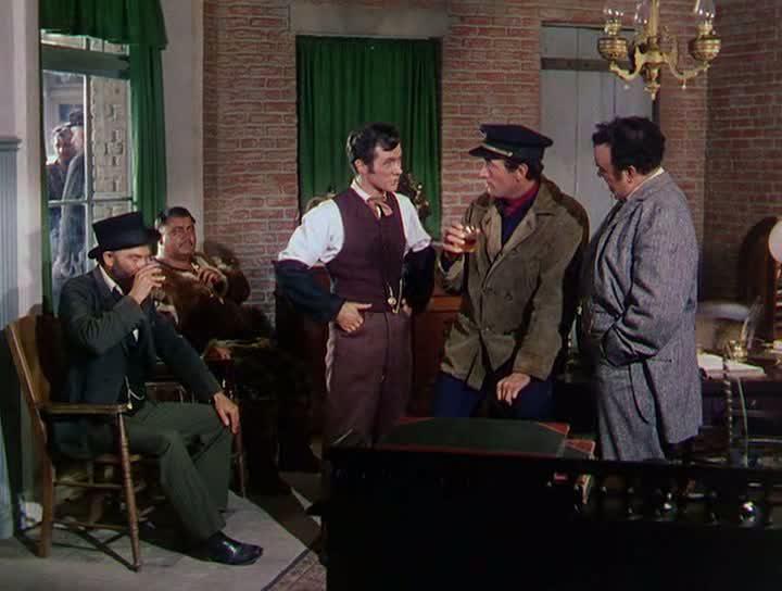 Кадр из фильма Мир в его руках / The World in His Arms (1952)