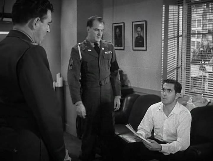 Кадр из фильма Дипкурьер / Diplomatic Courier (1952)