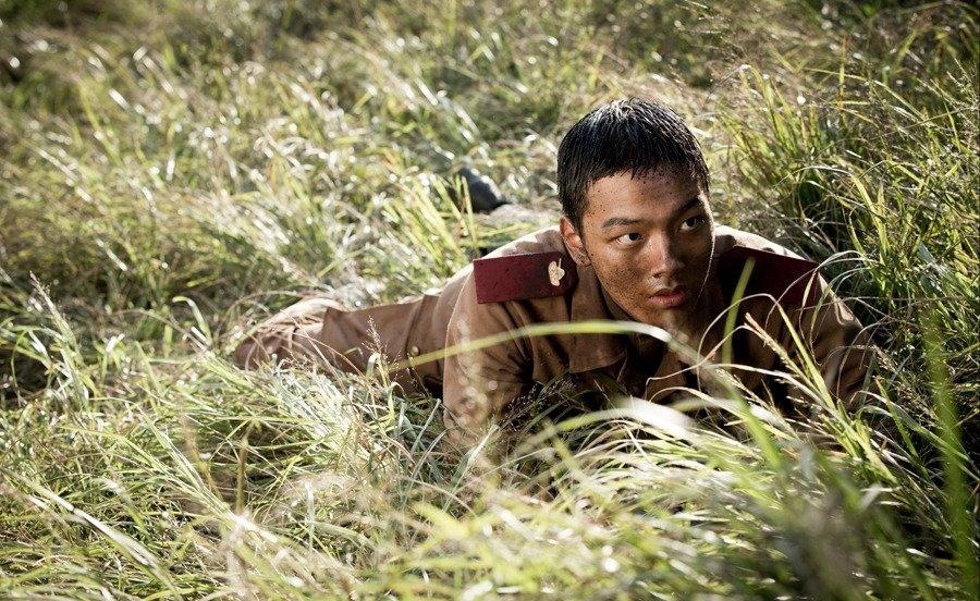Кадр из фильма Западный фронт / Seoboojeonsu (2015)