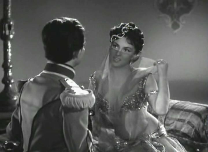 Кадр из фильма Ночные красавицы / Les belles de nuit (1952)