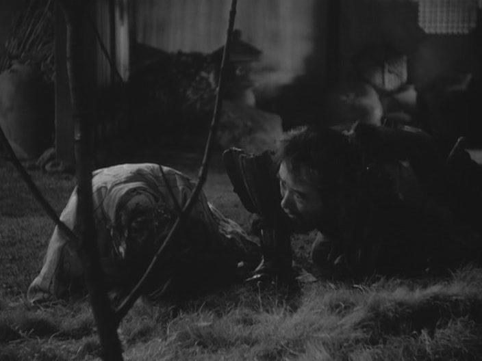 Кадр из фильма Сказки туманной луны после дождя / Ugetsu monogatari (1953)