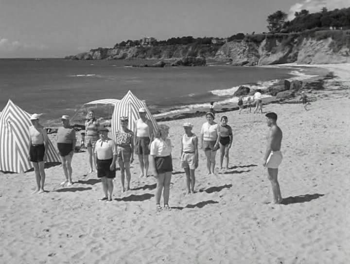 Кадр из фильма Каникулы господина Юло / Les vacances de Monsieur Hulot (1953)