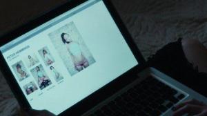 Кадры из фильма Девушка на фотографиях / The Girl in the Photographs (2015)