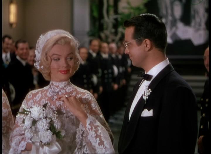 Кадр из фильма Джентльмены предпочитают блондинок / Gentlemen Prefer Blondes (1953)
