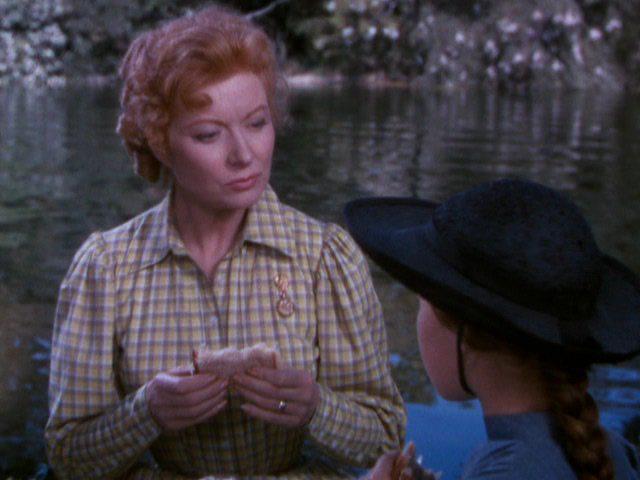 Кадр из фильма Скандал в Скори / Scandal at Scourie (1953)