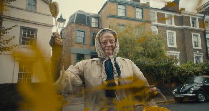 Кадр из фильма Леди в фургоне / The Lady in the Van (2015)