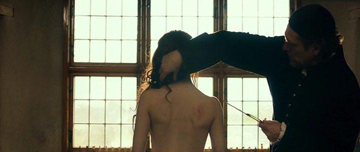 Кадр из фильма Девушка-король / The girl king (2015)