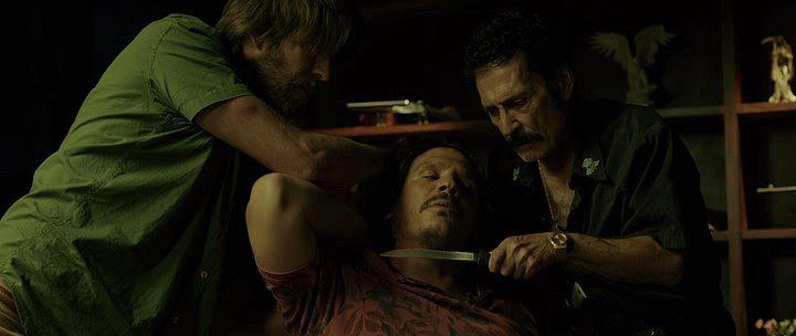 Кадр из фильма Зло, что творят люди / The Evil That Men Do (2015)