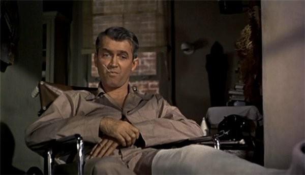 Кадр из фильма Окно во двор / Rear Window (1954)