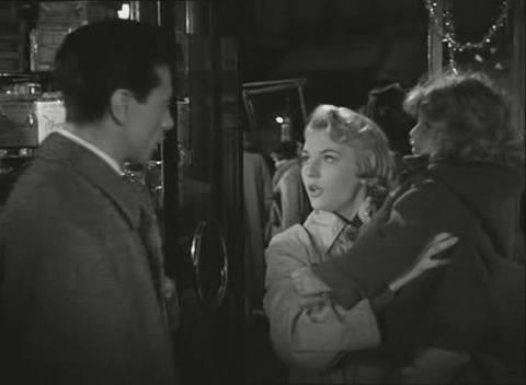 Кадр из фильма Папа, мама, служанка и я / Papa, maman, la bonne et moi... (1954)