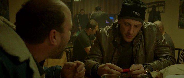 Кадр из фильма Принимаем только наличные / Cash Only (2015)