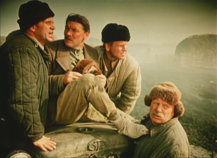 Кадр из фильма Первый эшелон (1955)