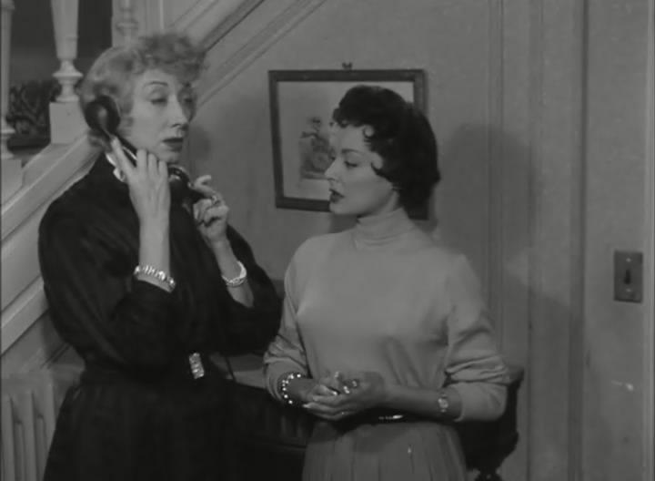 Кадр из фильма Пеп устанавливают закон / Les pépées font la loi (1955)
