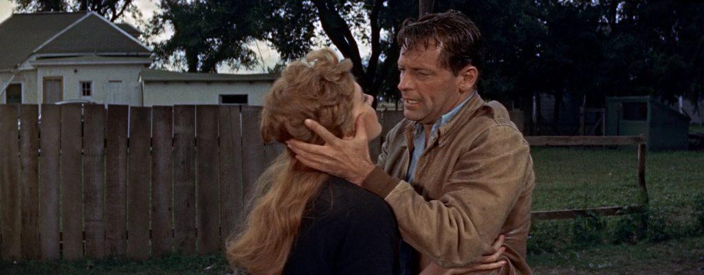 Кадр из фильма Пикник / Picnic (1955)