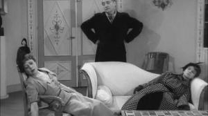 Кадры из фильма У двух голубок / Aux deux colombes (1955)