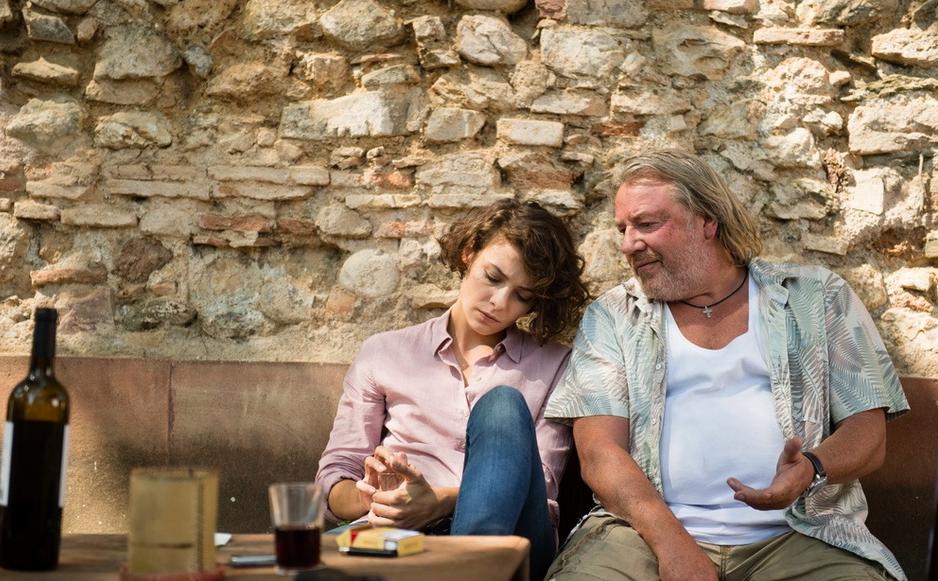 Кадр из фильма Ганмен / The Gunman (2015)