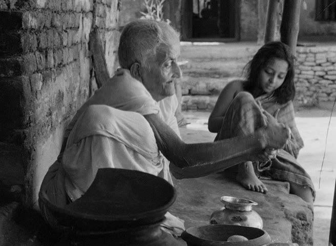 Кадр из фильма Песнь дороги / Pather Panchali (1955)