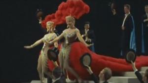 Кадры из фильма Джентльмены женятся на брюнетках / Gentlemen Marry Brunettes (1955)