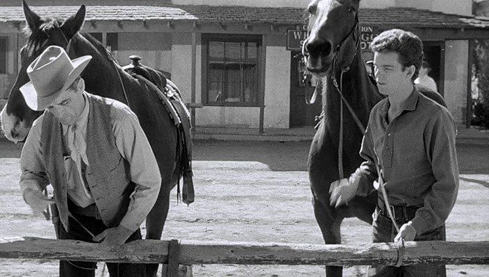 Кадр из фильма Самое быстрое оружие / The Fastest Gun Alive (1956)